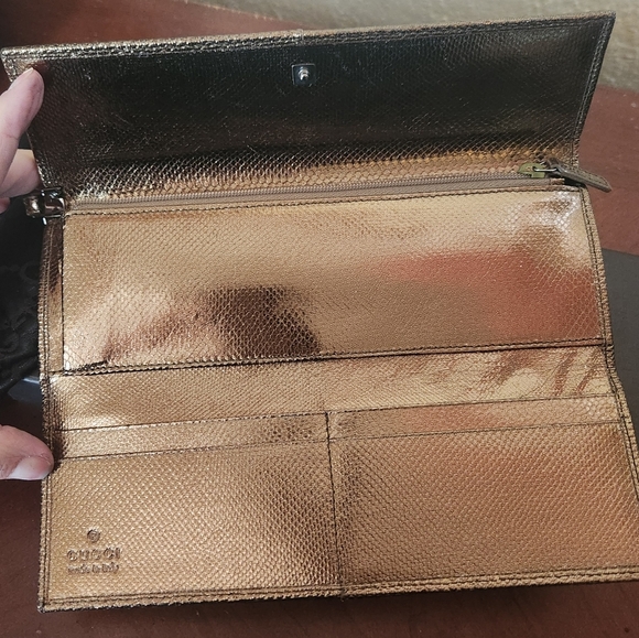Gucci Metallic Vintage Gold Lizard Wristlet - Picture 8 of 12